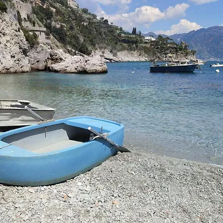 Casa Reginella - Borgo Marinaro 3*