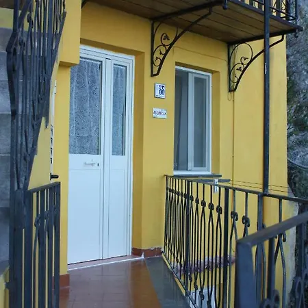 Guest house Casa Reginella - Borgo Marinaro 3*